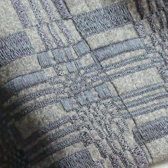 Magaschoni Grey Wool Pencil Skirt Graphic Design Embroidery USA Size 4 Gray - Picture 10 of 13